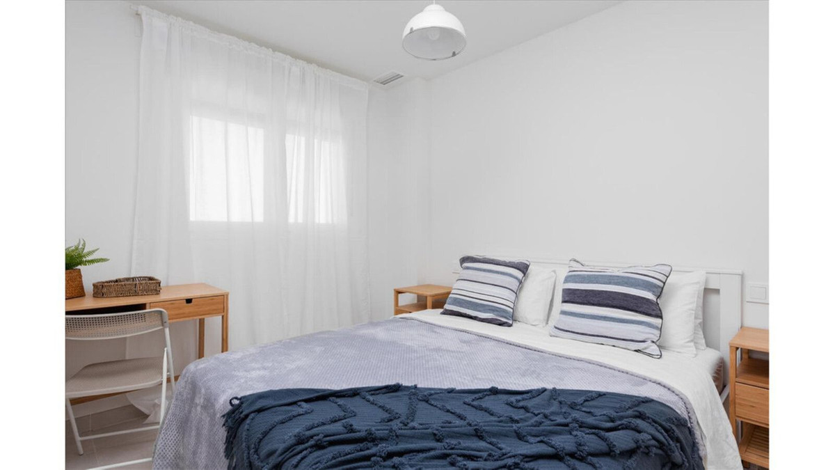 Se vende Apartamento Planta Media de 2 dormitorios en Costa Del Sol, Málaga, España
