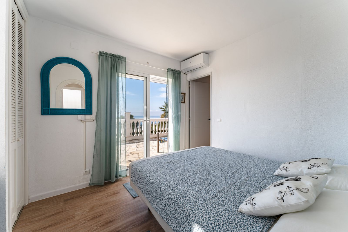 6 Bed Townhouse for sale in La Cala De Mijas Costa Del Sol, Málaga, Spain