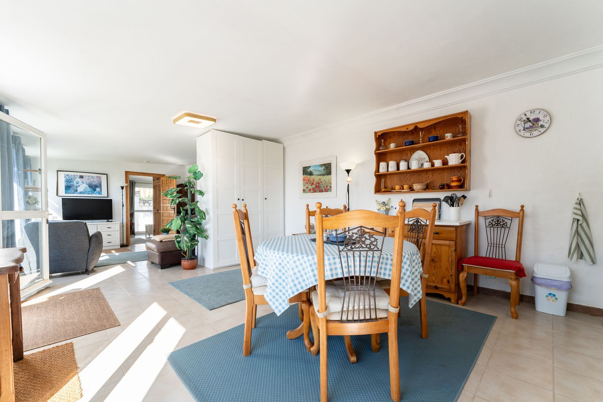 6 Bed Townhouse for sale in La Cala De Mijas Costa Del Sol, Málaga, Spain