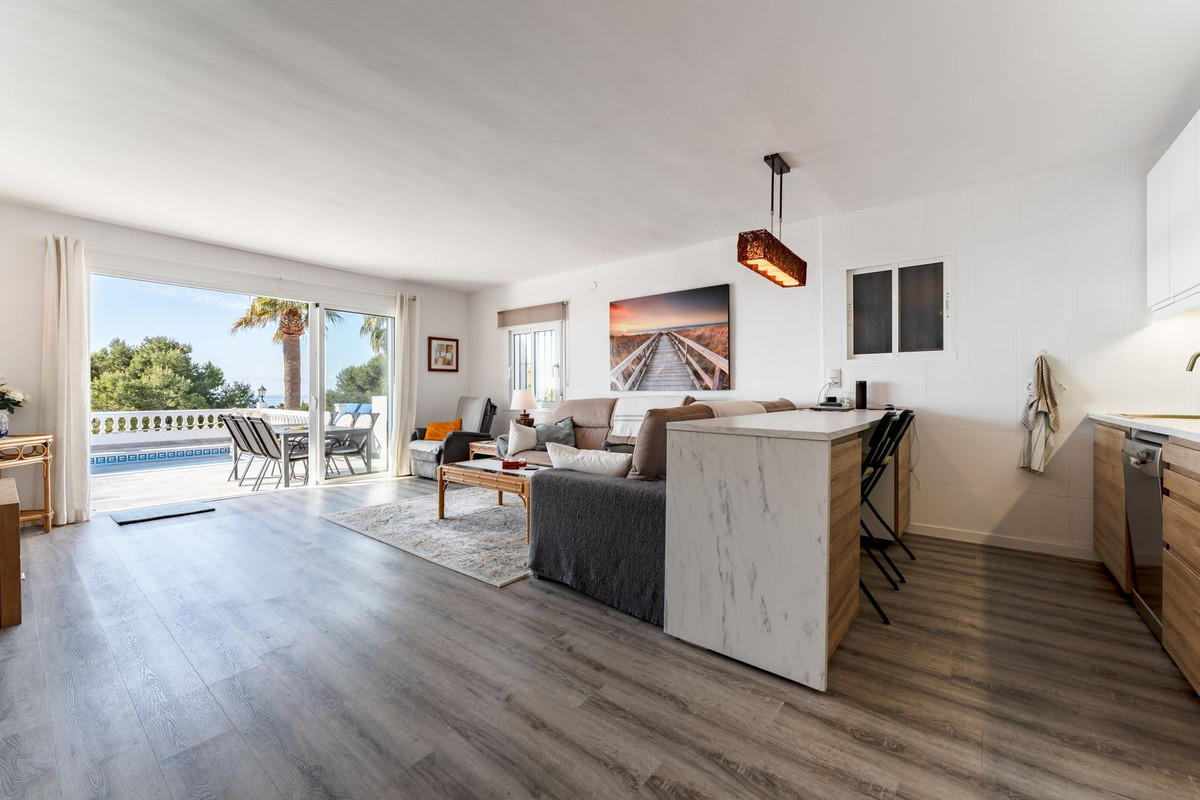 6 Bed Townhouse for sale in La Cala De Mijas Costa Del Sol, Málaga, Spain