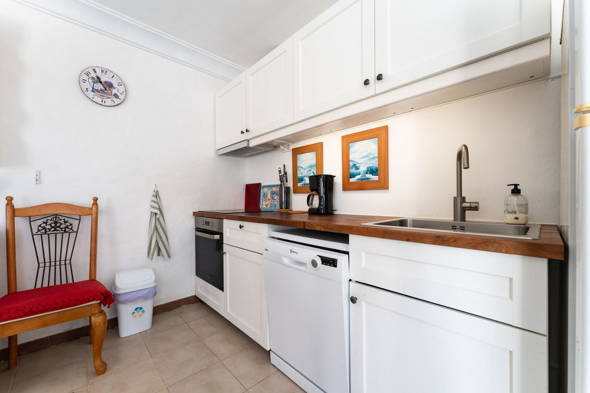 6 Bed Townhouse for sale in La Cala De Mijas Costa Del Sol, Málaga, Spain