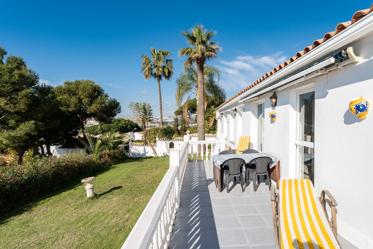 6 Bed Townhouse for sale in La Cala De Mijas Costa Del Sol, Málaga, Spain