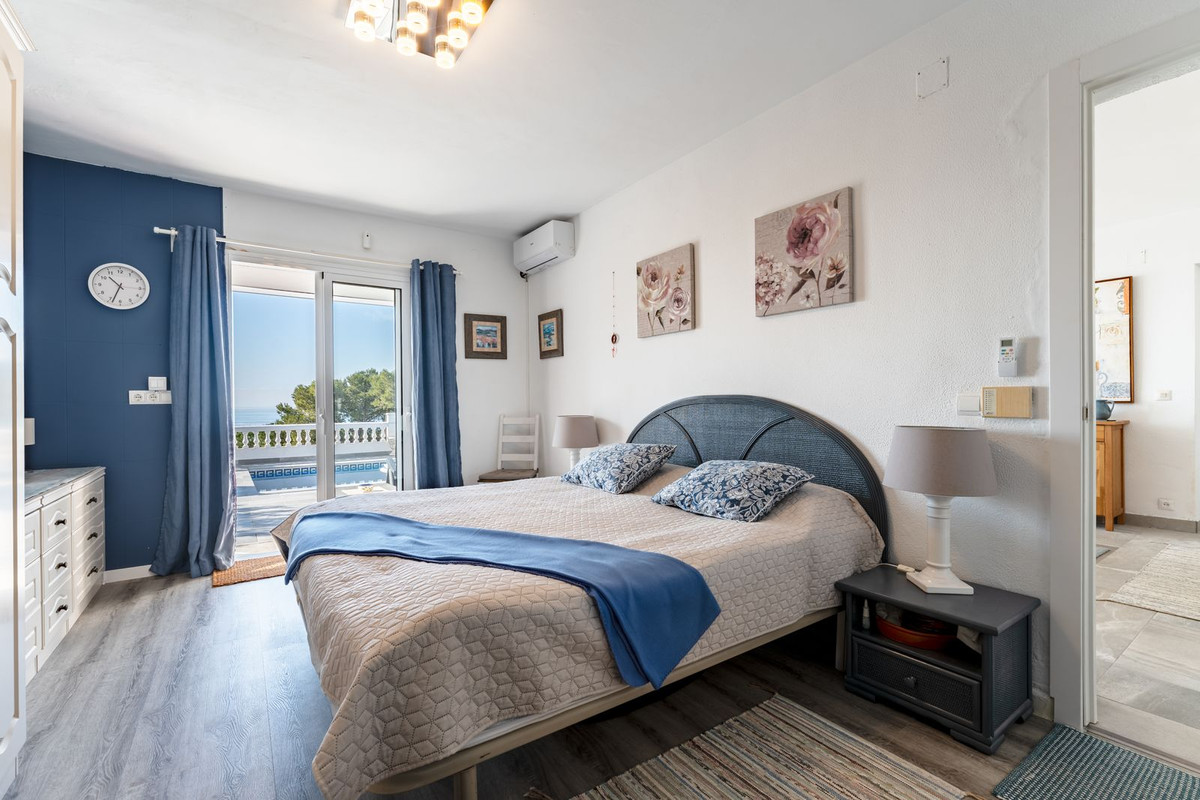 6 Bed Townhouse for sale in La Cala De Mijas Costa Del Sol, Málaga, Spain