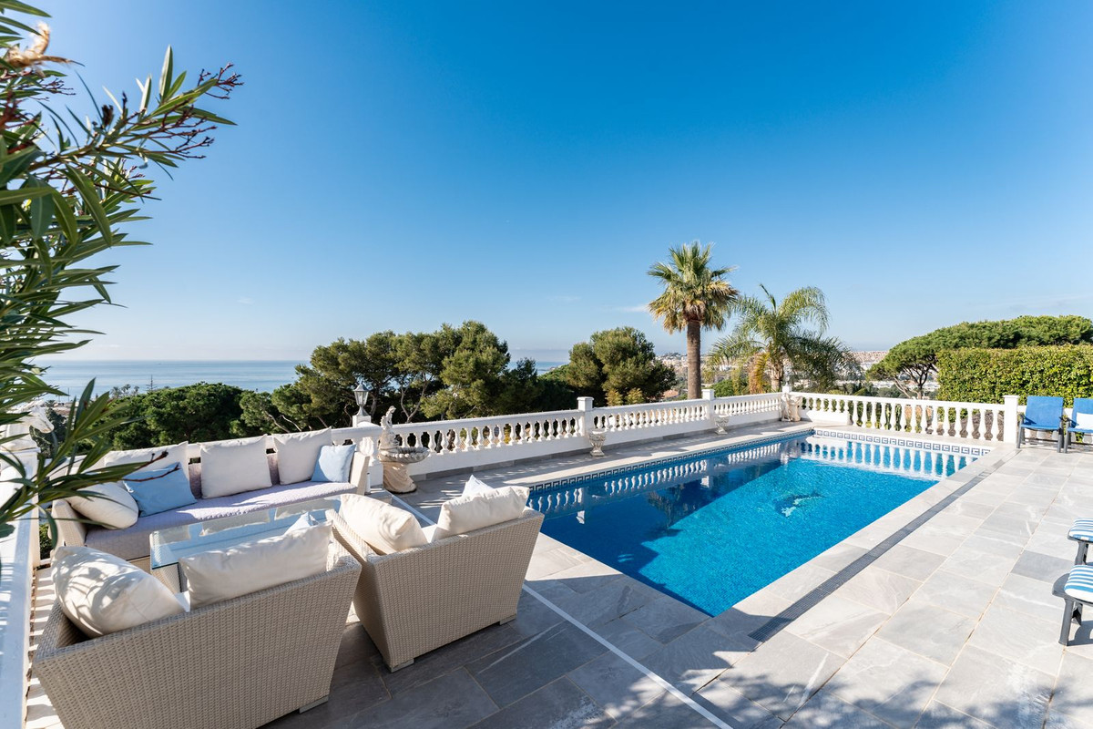 6 Bed Townhouse for sale in La Cala De Mijas Costa Del Sol, Málaga, Spain
