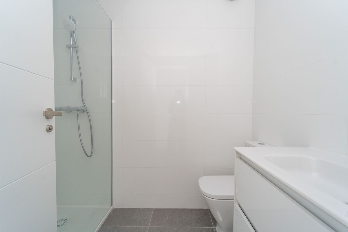 Se vende Apartamento Planta Baja de 2 dormitorios en Costa Del Sol, Málaga, España