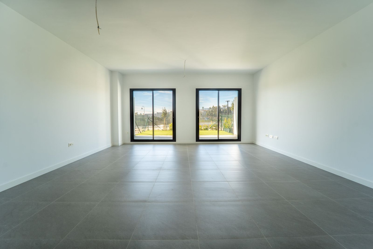 Se vende Apartamento Planta Baja de 2 dormitorios en Costa Del Sol, Málaga, España
