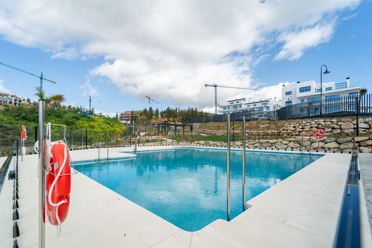 Se vende Apartamento Planta Media de 2 dormitorios en Costa Del Sol, Málaga, España
