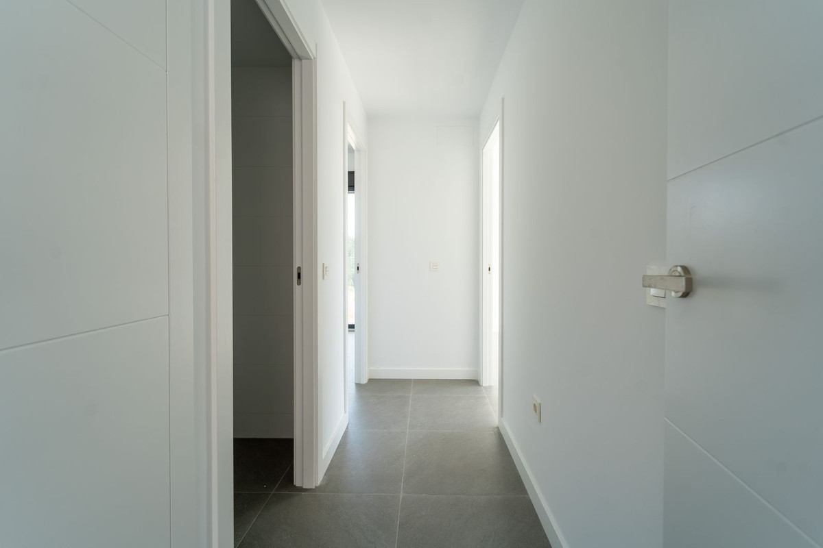 Se vende Apartamento Planta Media de 2 dormitorios en Costa Del Sol, Málaga, España