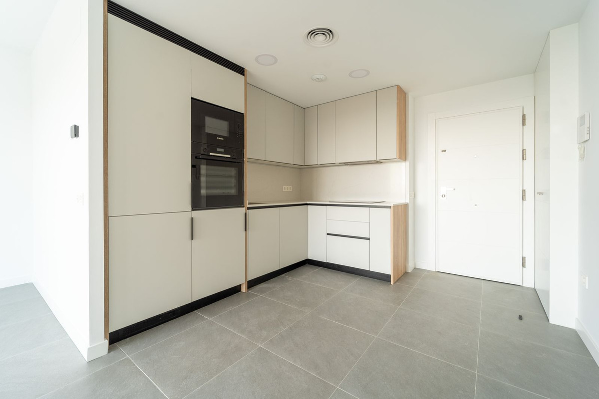Se vende Apartamento Planta Media de 2 dormitorios en Costa Del Sol, Málaga, España