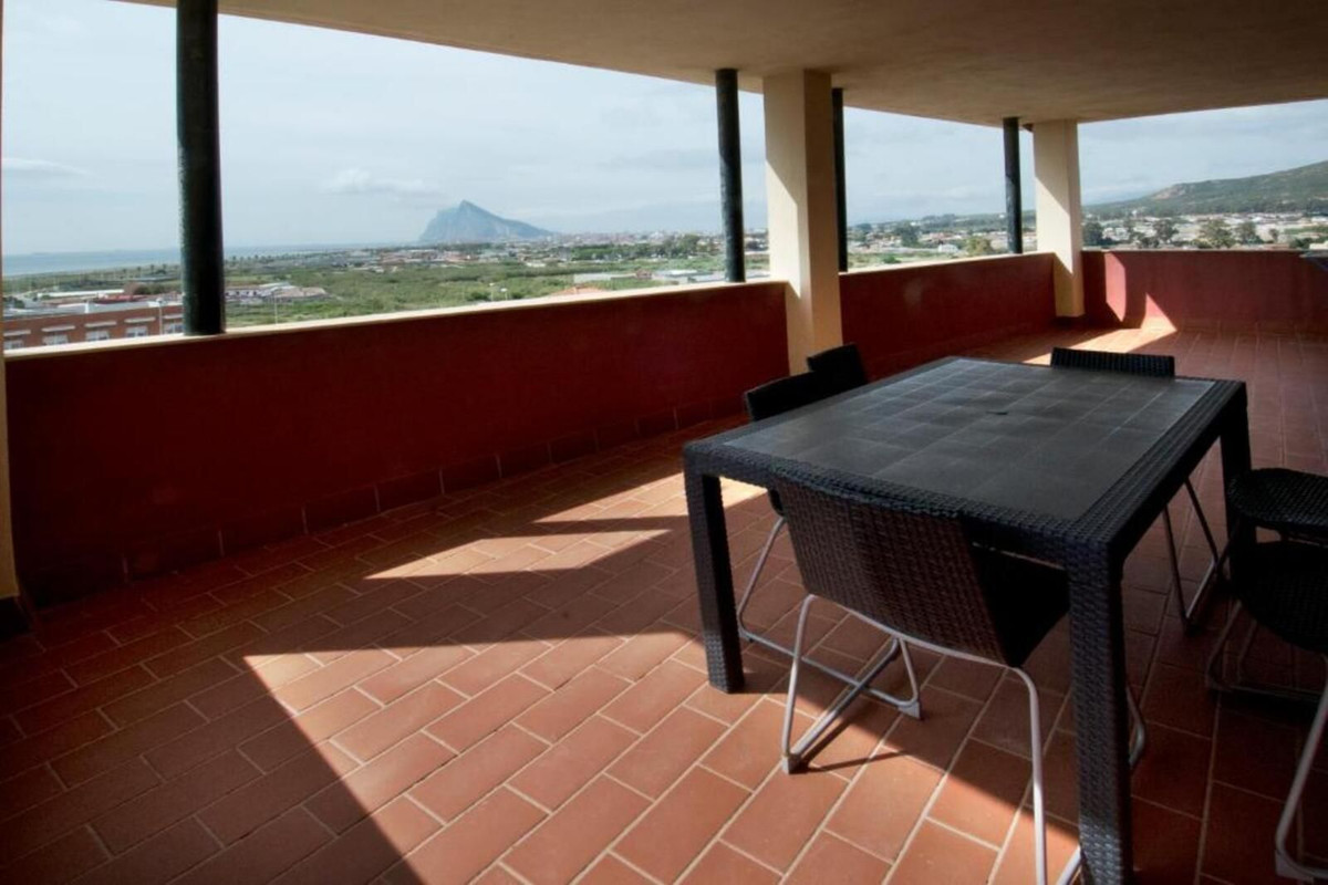Se vende Edificio comercial de 120 dormitorios en Costa Del Sol, Cadiz, España