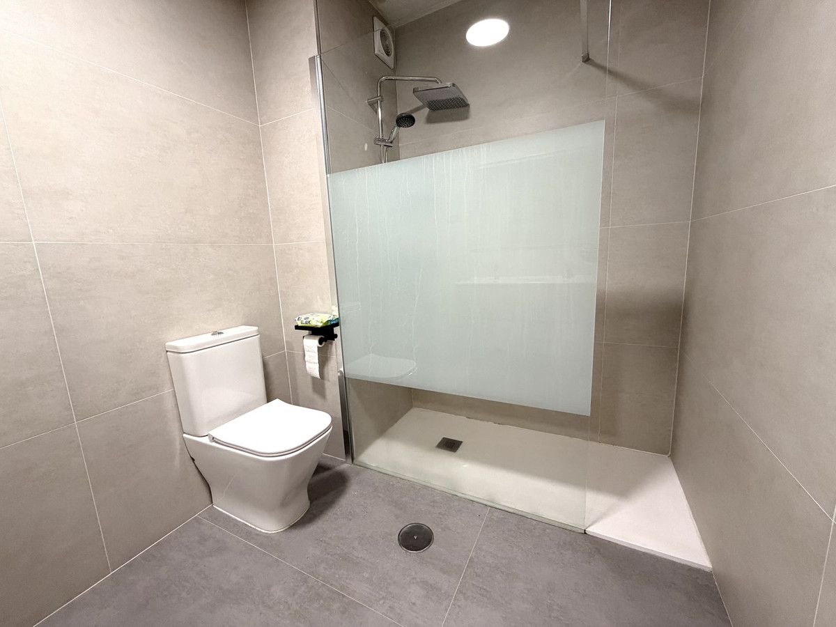 Se vende Apartamento Planta Media de 3 dormitorios en Costa Del Sol, Málaga, España