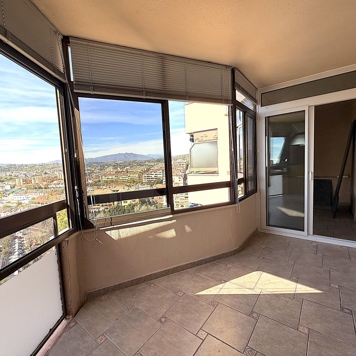 Se vende Apartamento Planta Media de 3 dormitorios en Costa Del Sol, Málaga, España