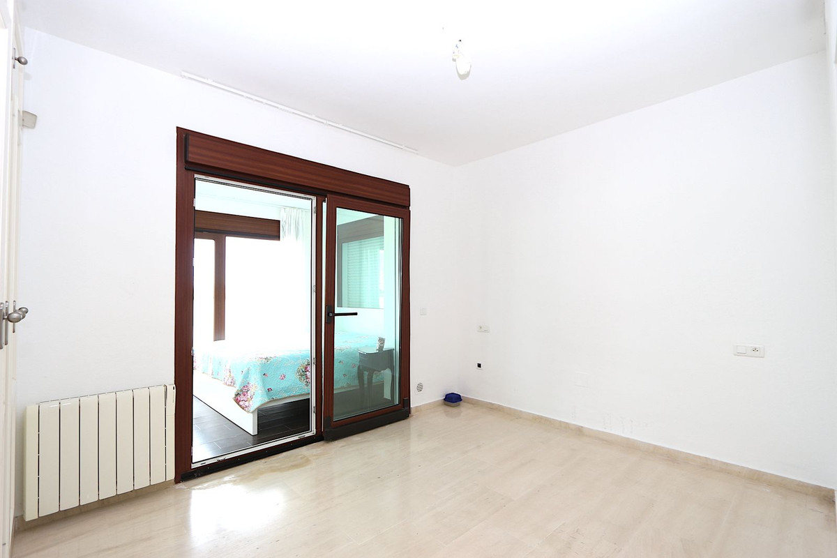 3 Bed Townhouse for sale in Cerros Del Aguila Costa Del Sol, Málaga, Spain