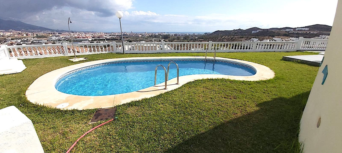 3 Bed Townhouse for sale in Cerros Del Aguila Costa Del Sol, Málaga, Spain
