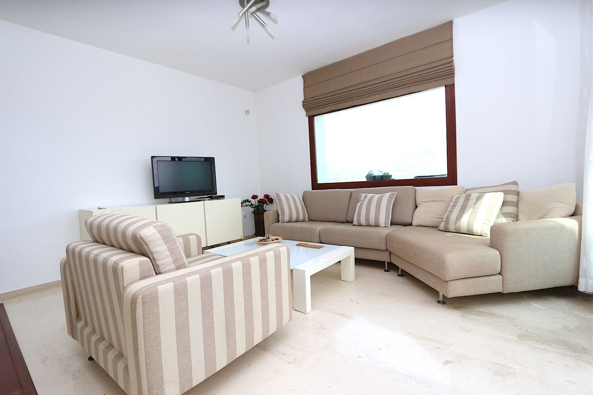 3 Bed Townhouse for sale in Cerros Del Aguila Costa Del Sol, Málaga, Spain