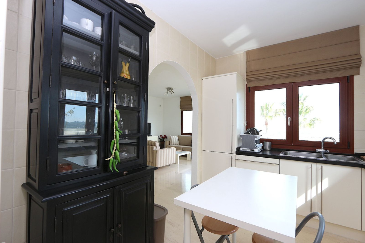 3 Bed Townhouse for sale in Cerros Del Aguila Costa Del Sol, Málaga, Spain