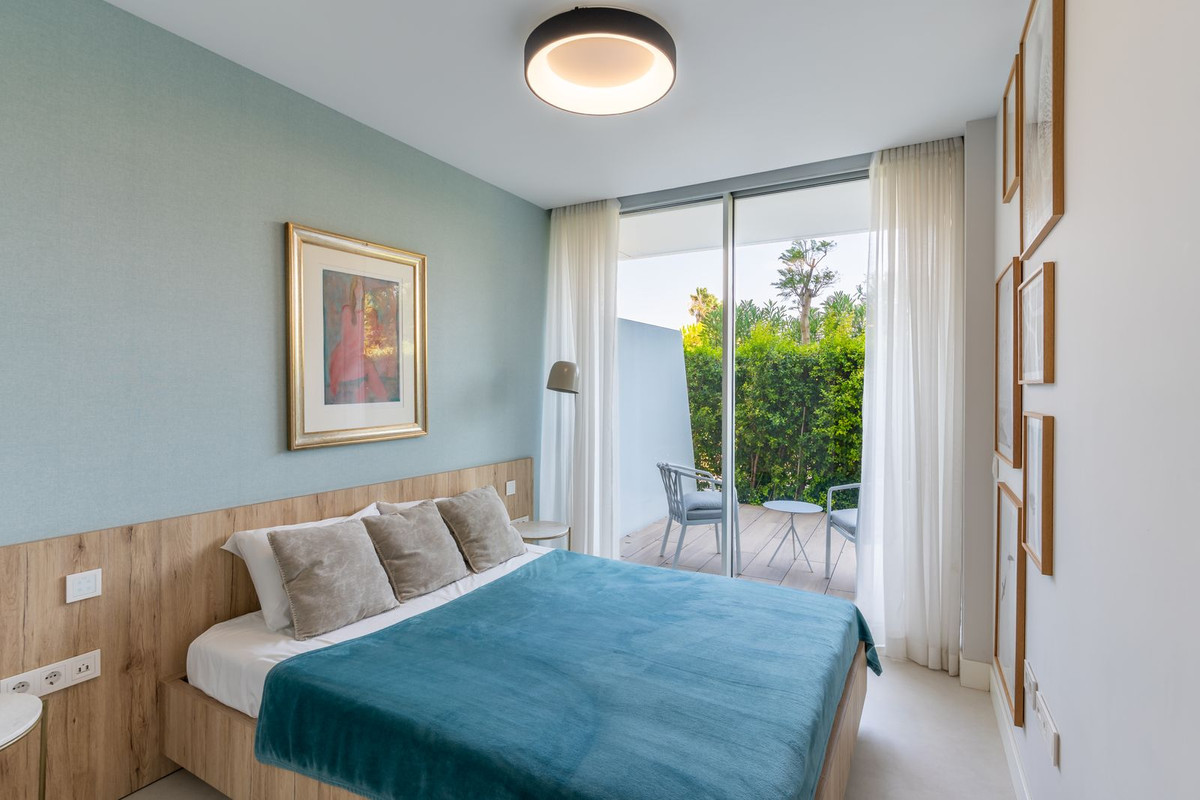 Se vende Apartamento Planta Baja de 2 dormitorios en Costa Del Sol, Málaga, España