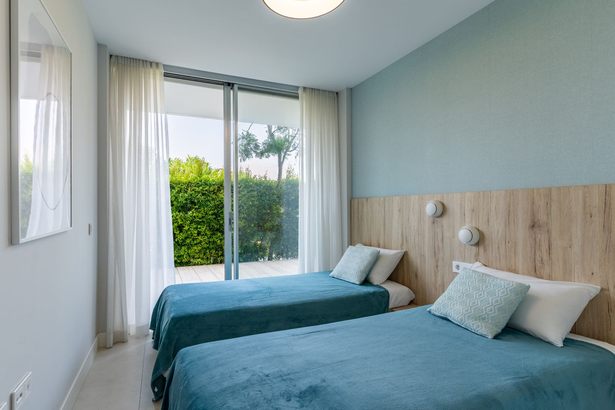 Se vende Apartamento Planta Baja de 2 dormitorios en Costa Del Sol, Málaga, España