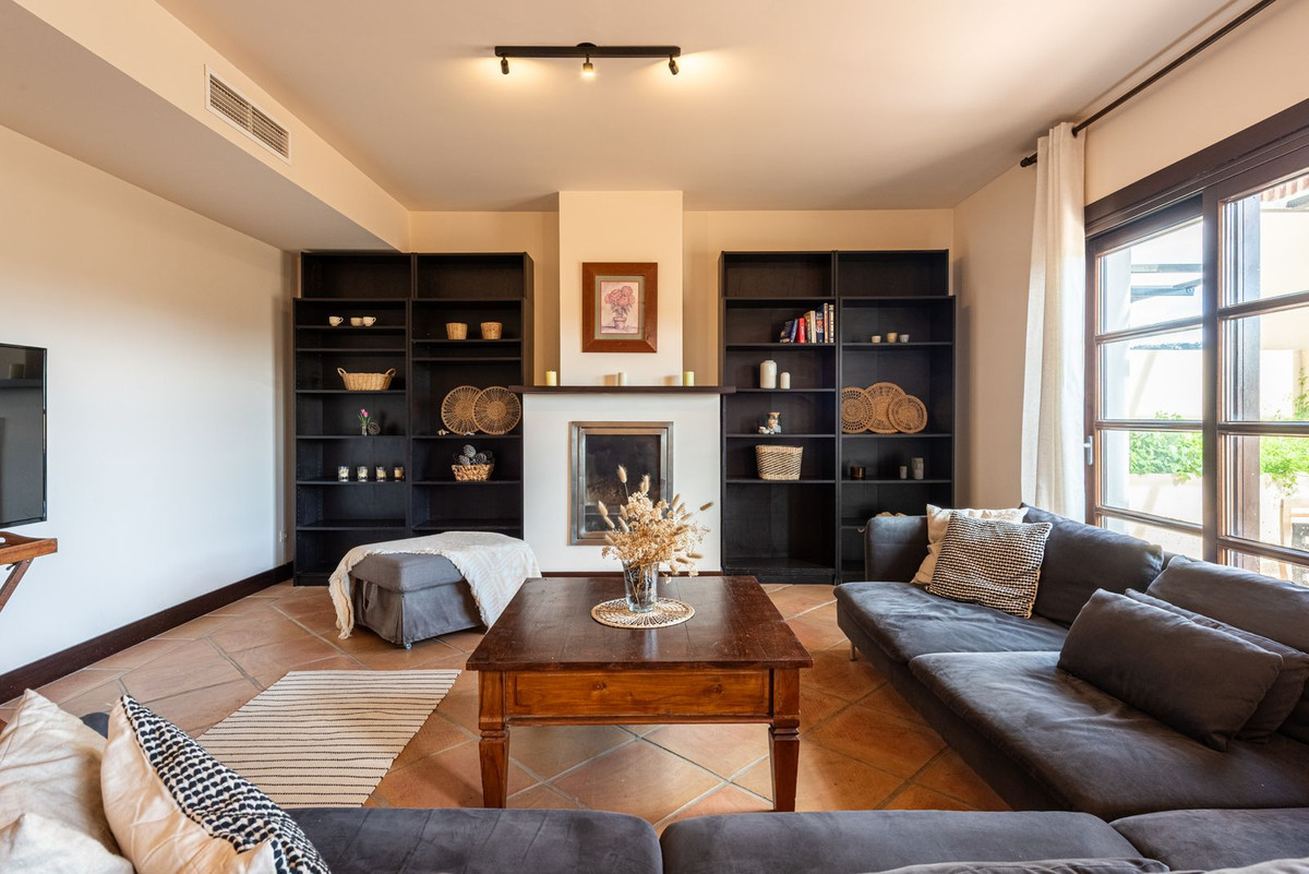 4 Bed Townhouse for sale in Benahavís Costa Del Sol, Málaga, Spain