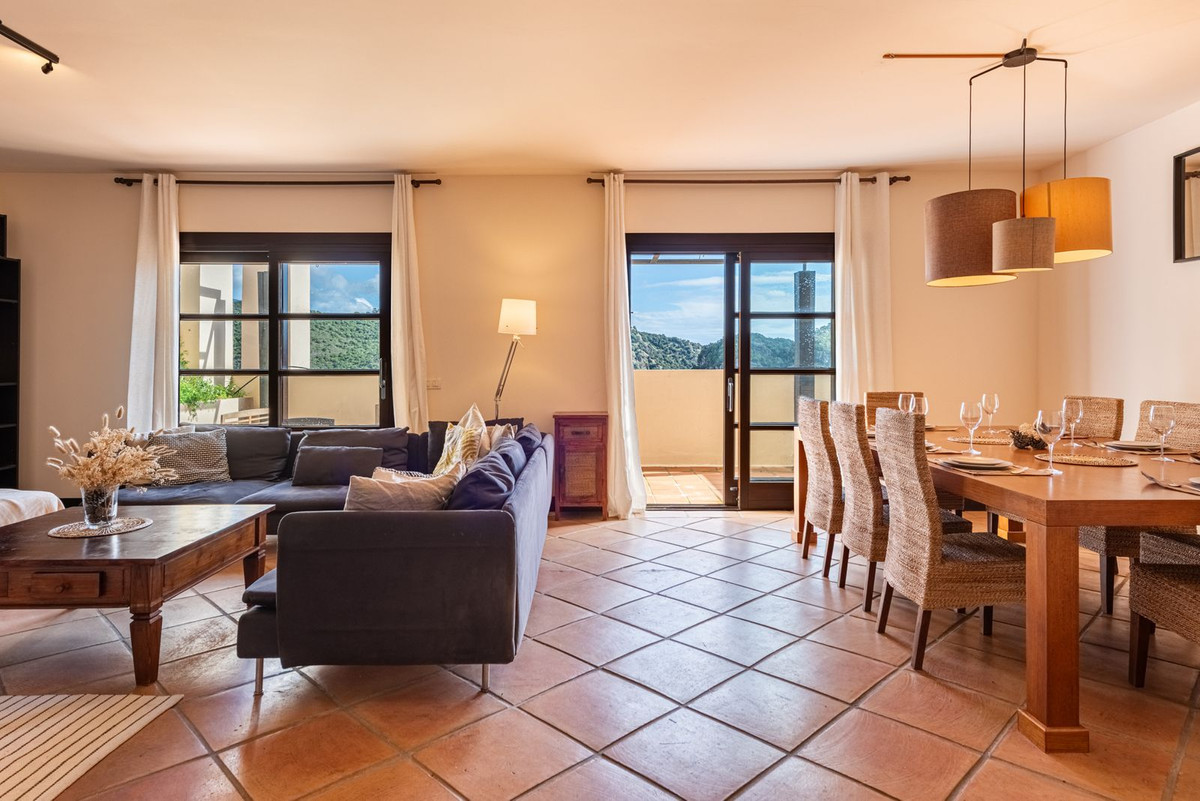 4 Bed Townhouse for sale in Benahavís Costa Del Sol, Málaga, Spain