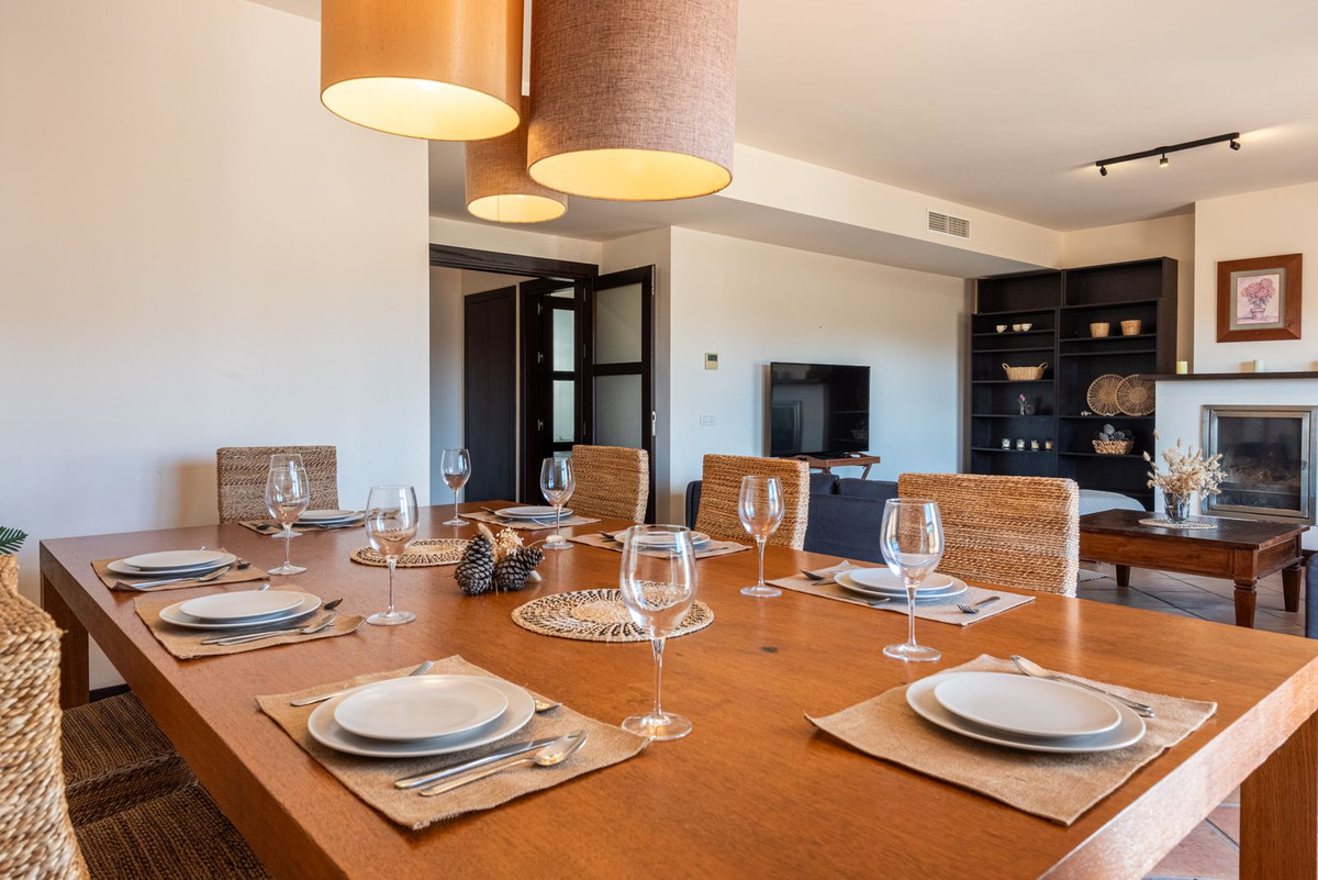 4 Bed Townhouse for sale in Benahavís Costa Del Sol, Málaga, Spain