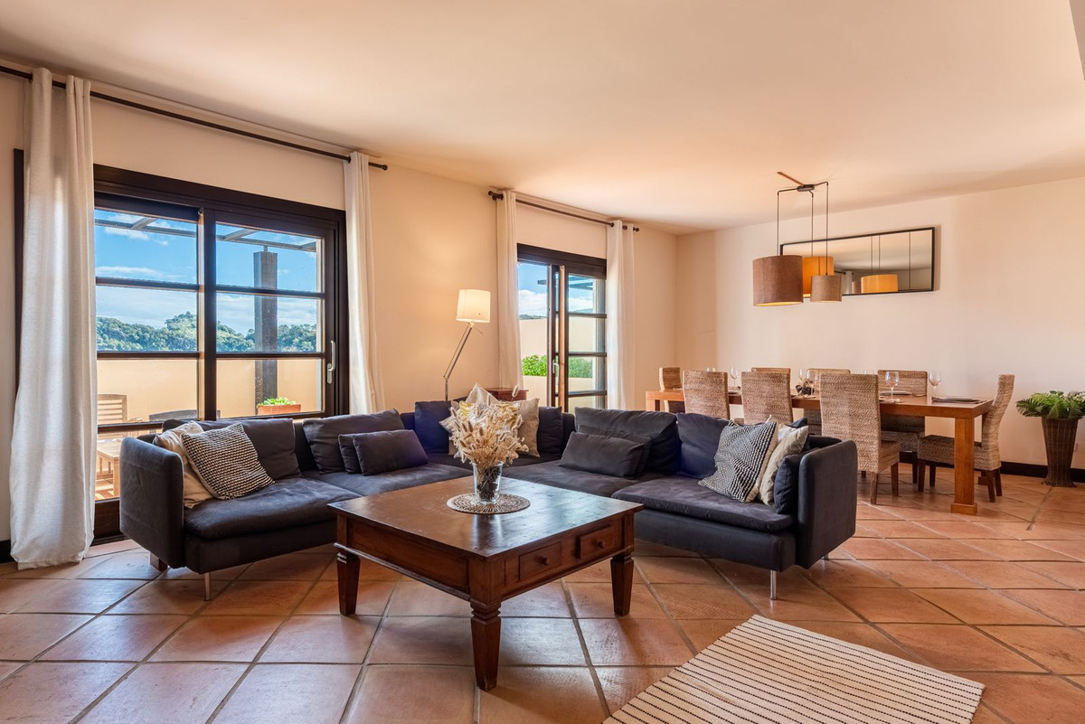 4 Bed Townhouse for sale in Benahavís Costa Del Sol, Málaga, Spain