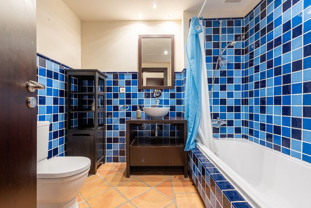4 Bed Townhouse for sale in Benahavís Costa Del Sol, Málaga, Spain