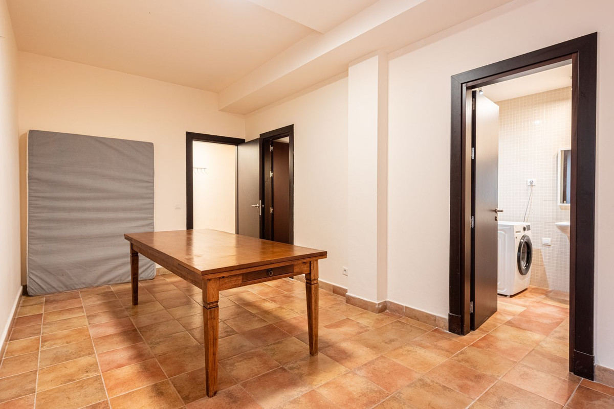 4 Bed Townhouse for sale in Benahavís Costa Del Sol, Málaga, Spain