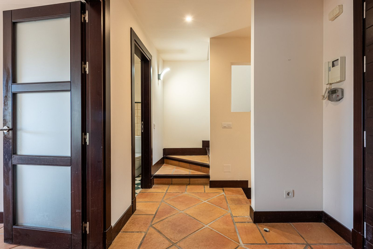 4 Bed Townhouse for sale in Benahavís Costa Del Sol, Málaga, Spain