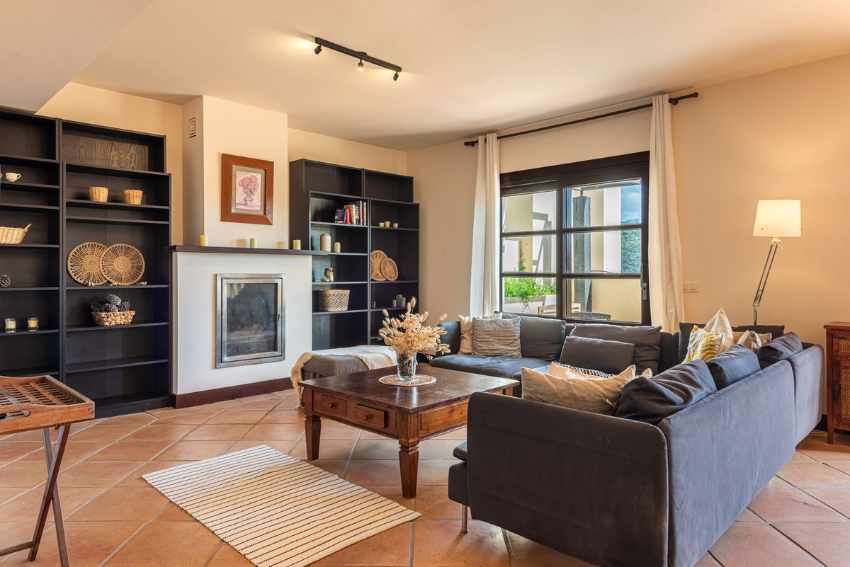 4 Bed Townhouse for sale in Benahavís Costa Del Sol, Málaga, Spain