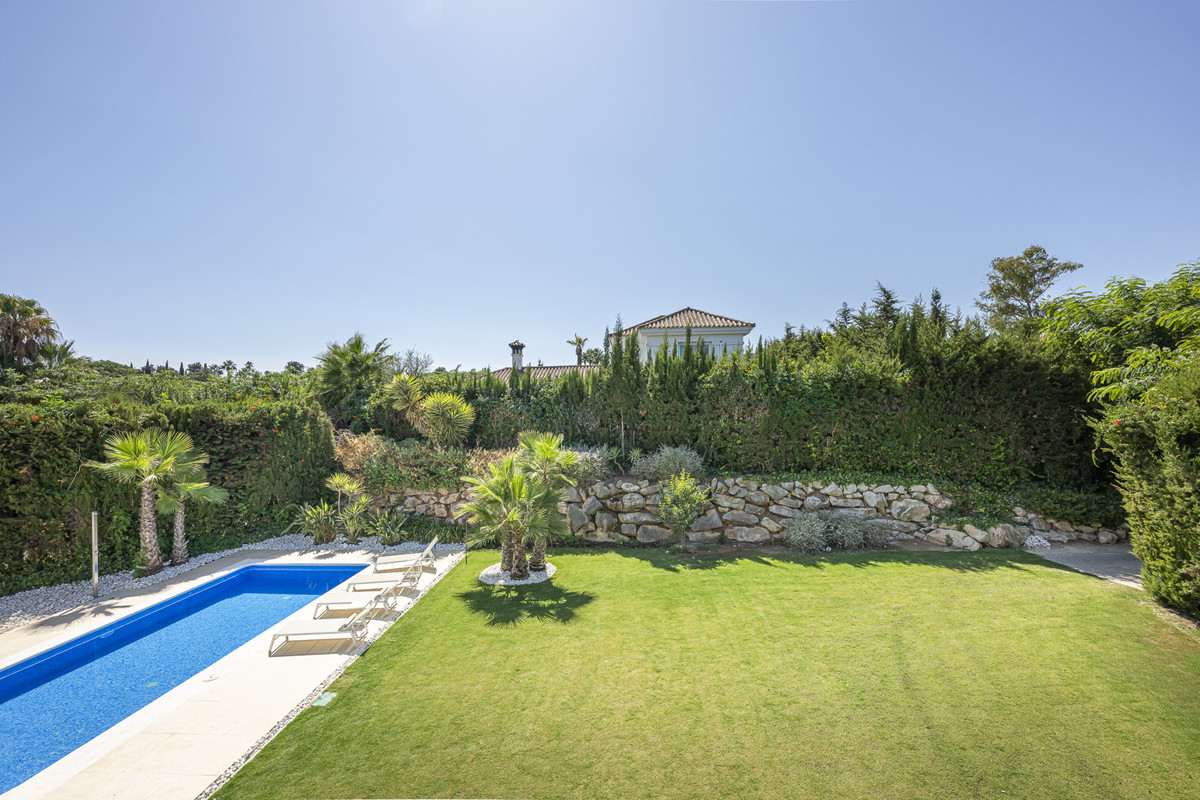 Se vende Villa - Chalet de 5 dormitorios en Costa Del Sol, Cadiz, España