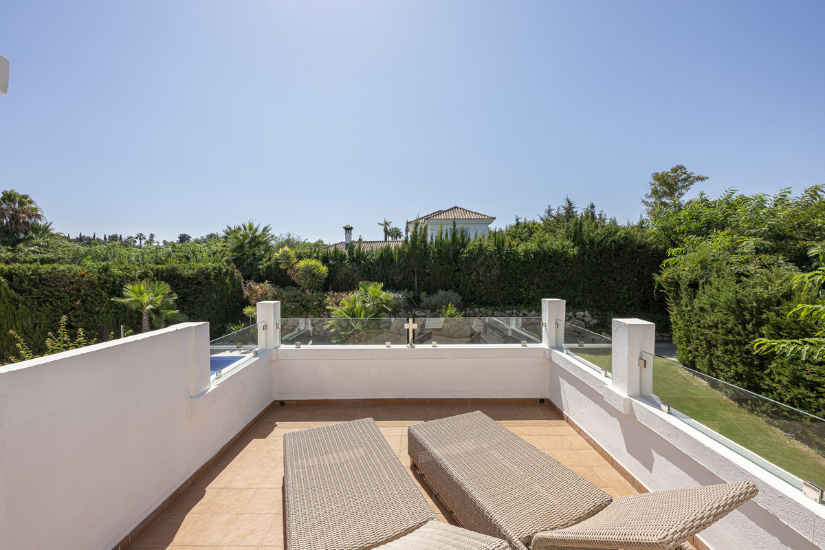 Se vende Villa - Chalet de 5 dormitorios en Costa Del Sol, Cadiz, España