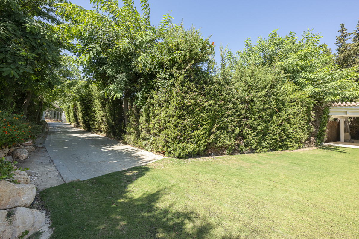 Se vende Villa - Chalet de 5 dormitorios en Costa Del Sol, Cadiz, España