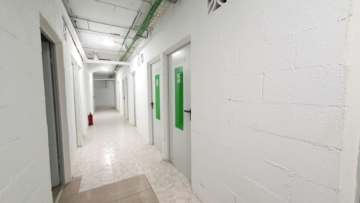 Commercial unit for sale in Fuengirola Costa Del Sol, Málaga, Spain