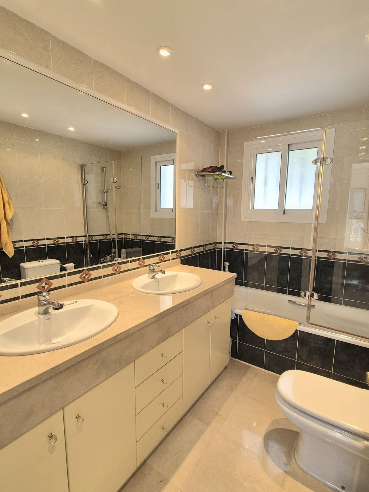 Se vende Pareada de 3 dormitorios en Costa Del Sol, Málaga, España