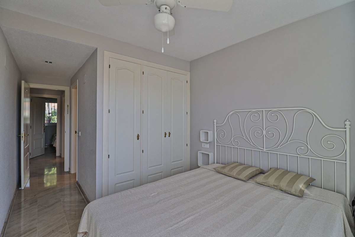 Se vende Apartamento Planta Media de 2 dormitorios en Costa Del Sol, Málaga, España