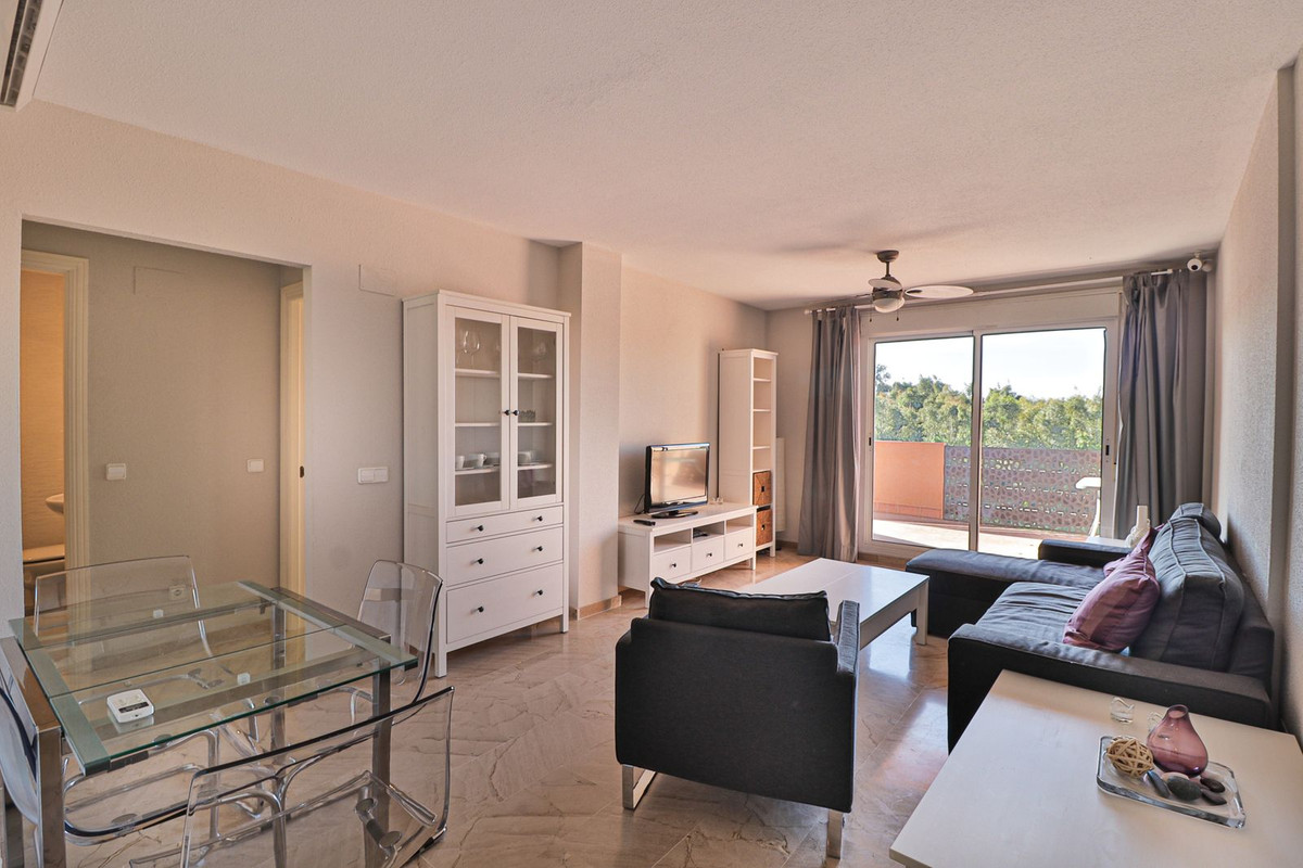 Se vende Apartamento Planta Media de 2 dormitorios en Costa Del Sol, Málaga, España