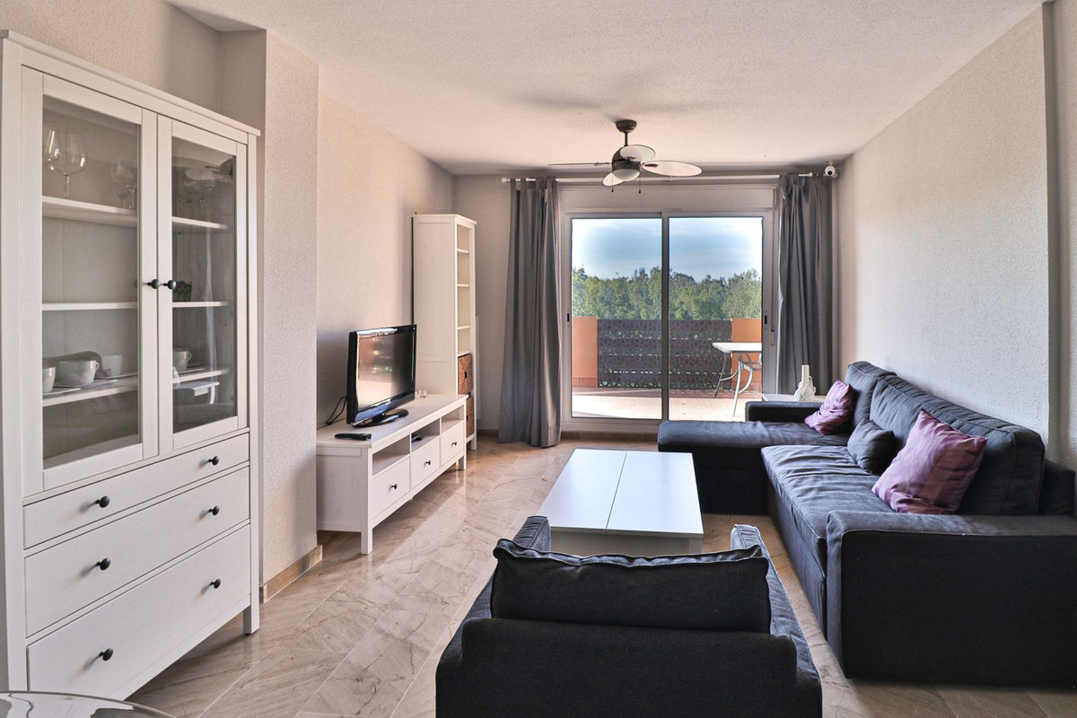 Se vende Apartamento Planta Media de 2 dormitorios en Costa Del Sol, Málaga, España