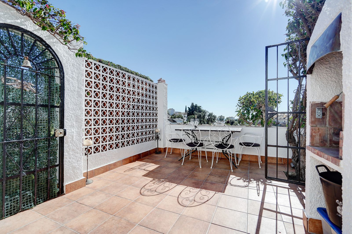 2 Bed Townhouse for sale in Calahonda Costa Del Sol, Málaga, Spain