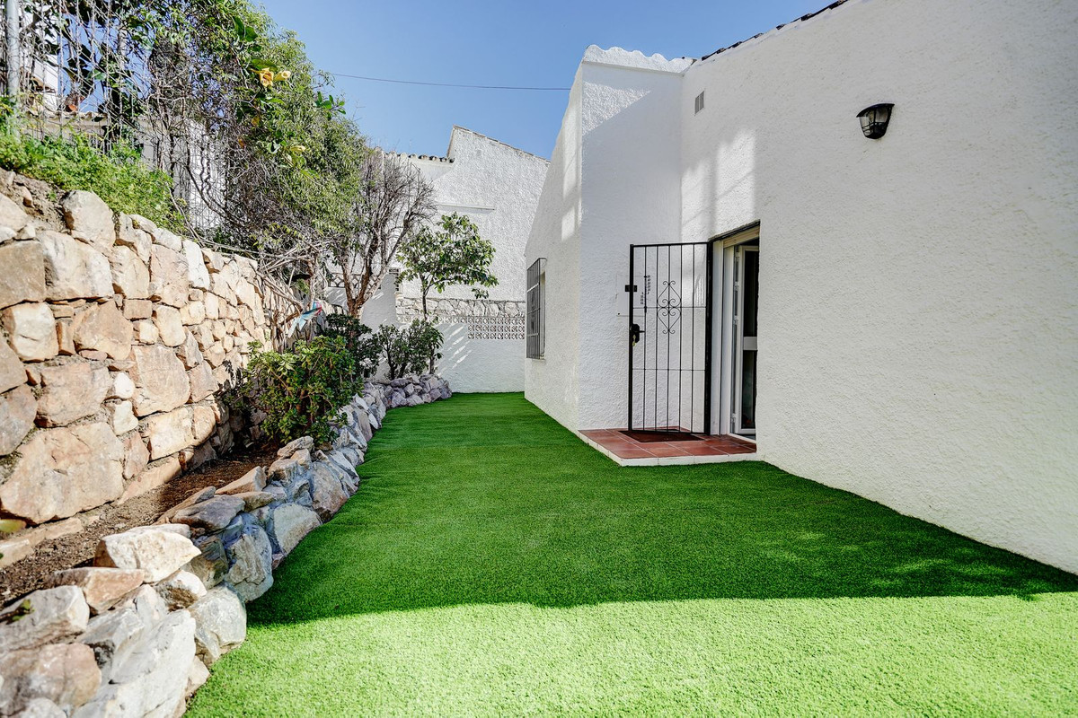 2 Bed Townhouse for sale in Calahonda Costa Del Sol, Málaga, Spain
