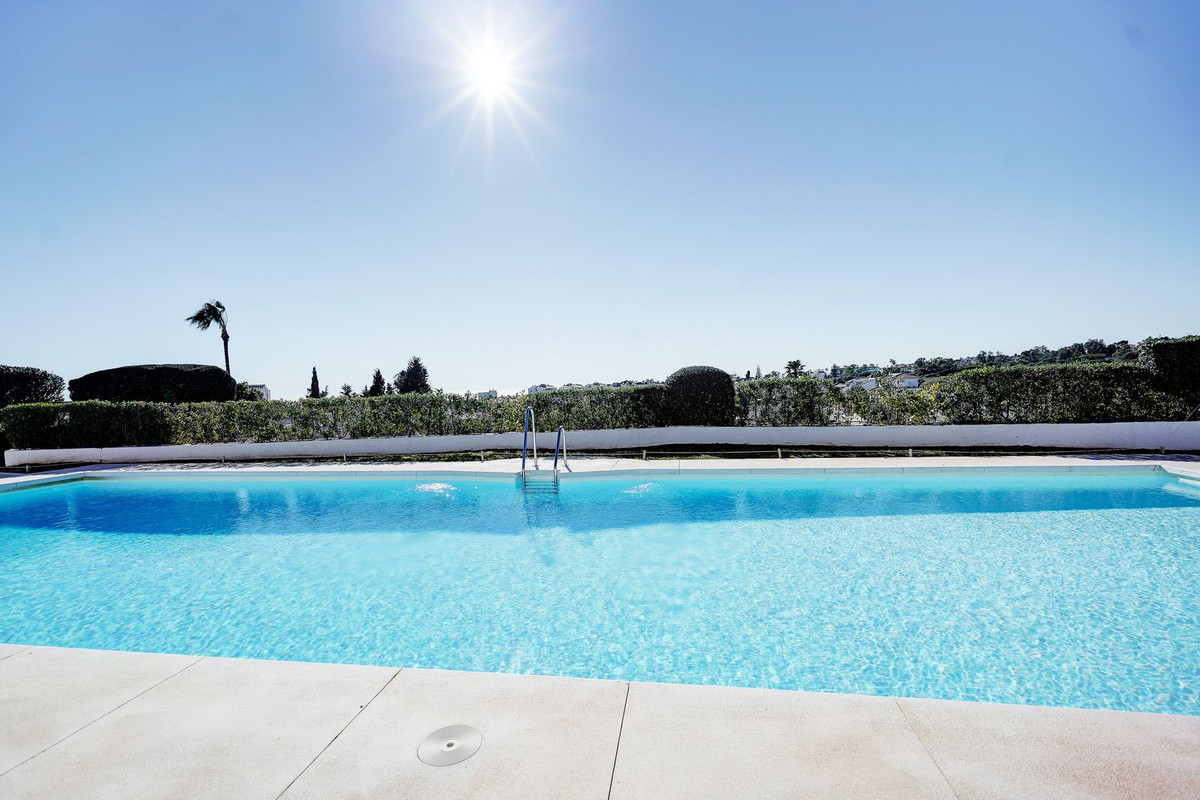 2 Bed Townhouse for sale in Calahonda Costa Del Sol, Málaga, Spain