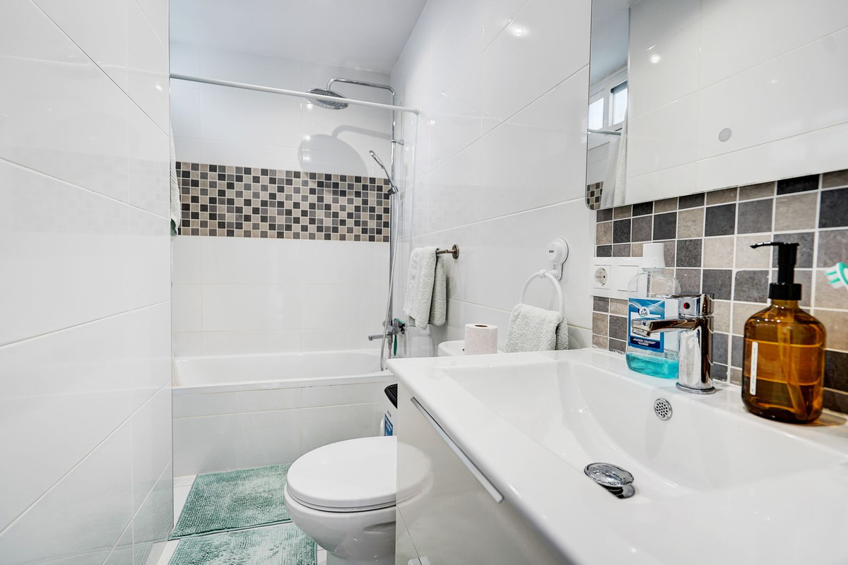2 Bed Townhouse for sale in Calahonda Costa Del Sol, Málaga, Spain