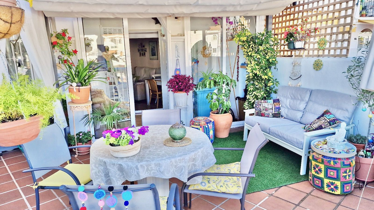 Se vende Apartamento Planta Media de 2 dormitorios en Costa Del Sol, Málaga, España
