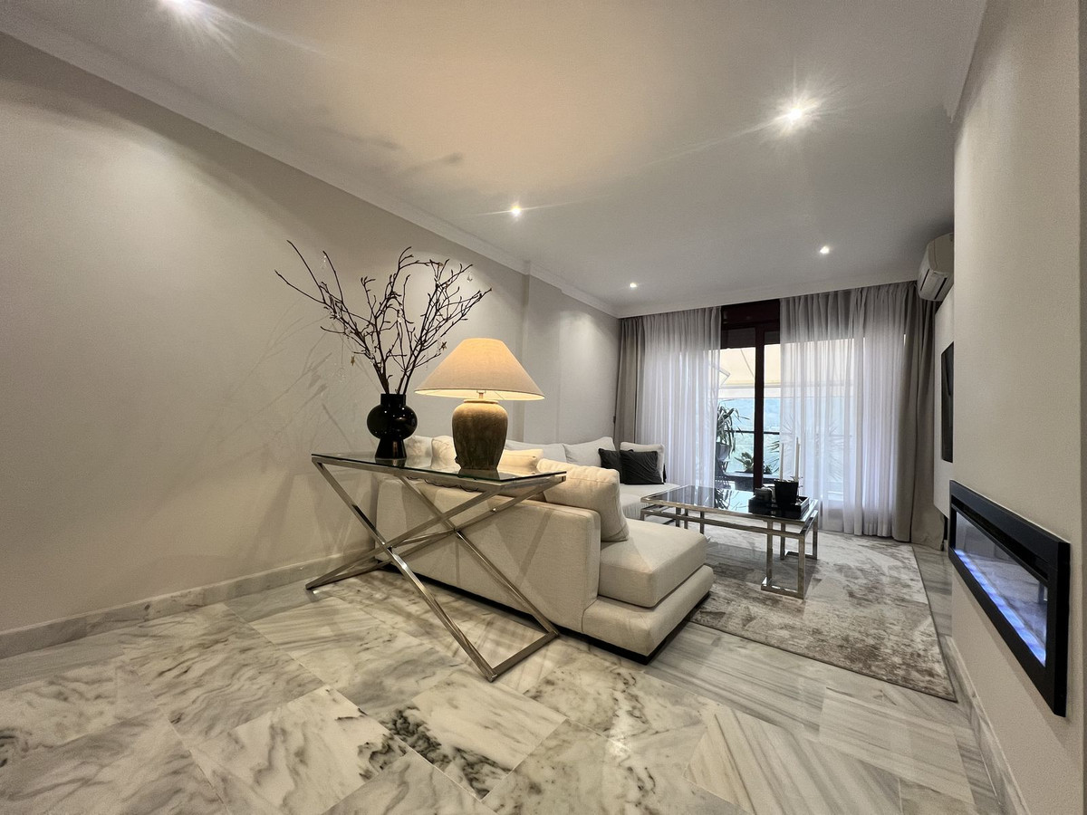 1 Bed Apartment for sale in Benahavís Costa Del Sol, Málaga, Spain