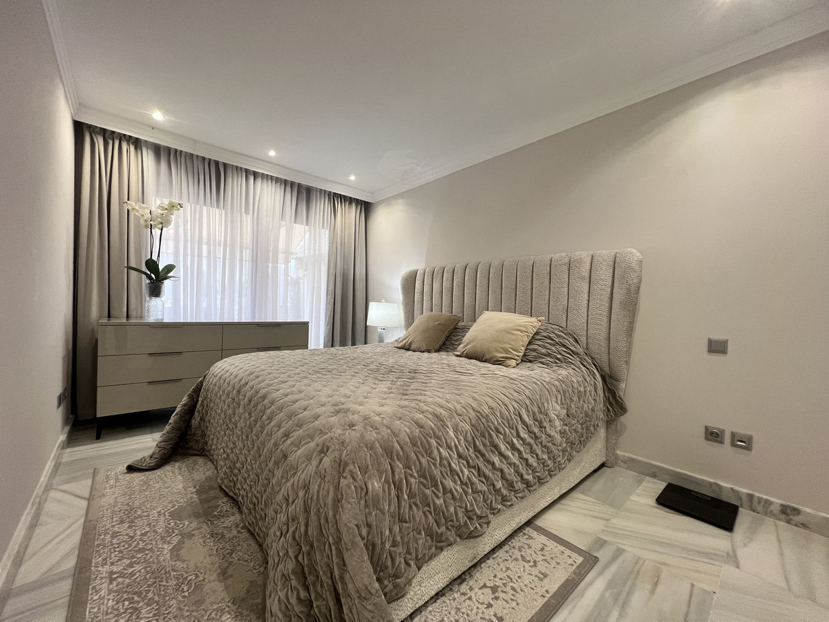 1 Bed Apartment for sale in Benahavís Costa Del Sol, Málaga, Spain
