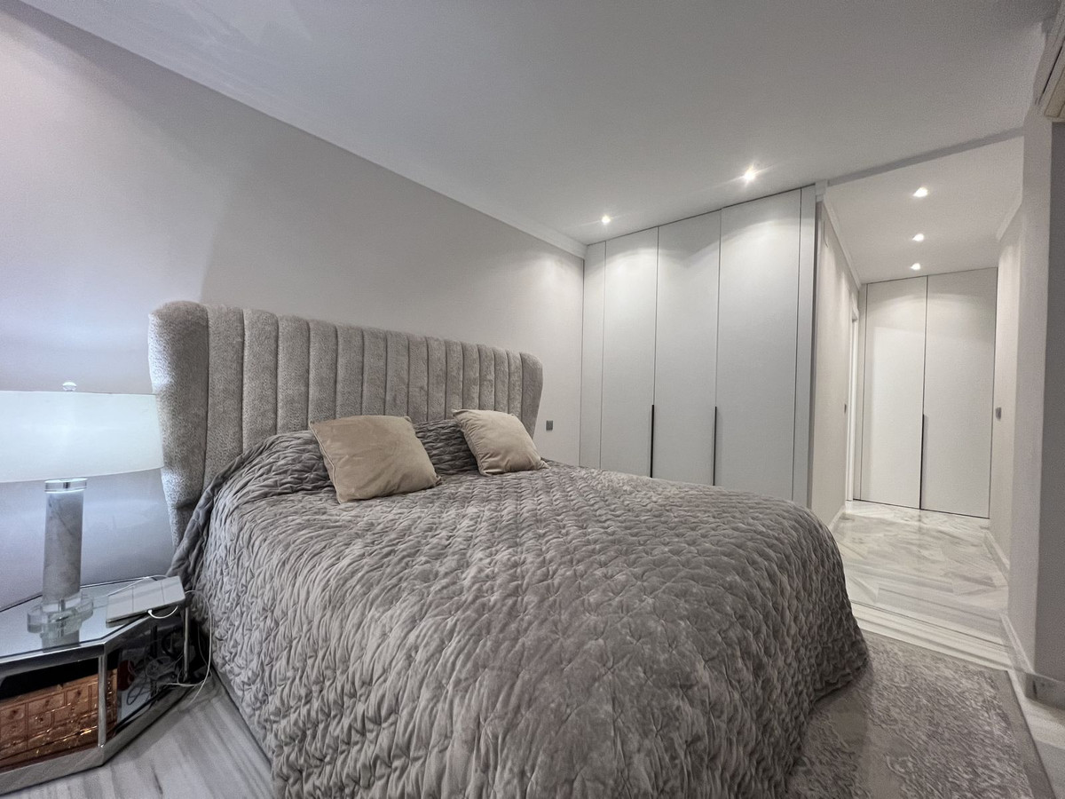 1 Bed Apartment for sale in Benahavís Costa Del Sol, Málaga, Spain