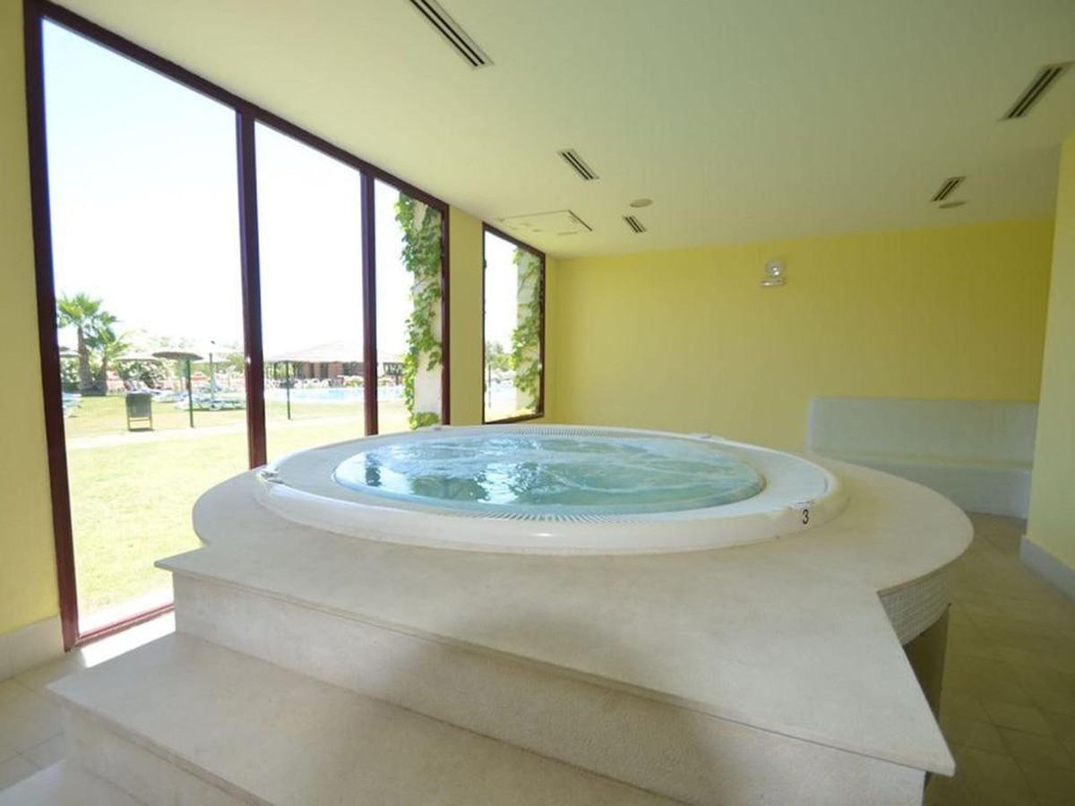 1 Bed Apartment for sale in Benahavís Costa Del Sol, Málaga, Spain