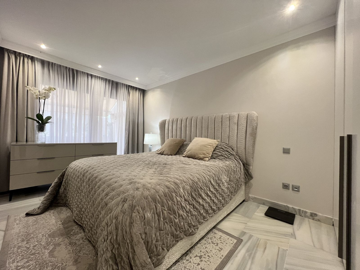 1 Bed Apartment for sale in Benahavís Costa Del Sol, Málaga, Spain