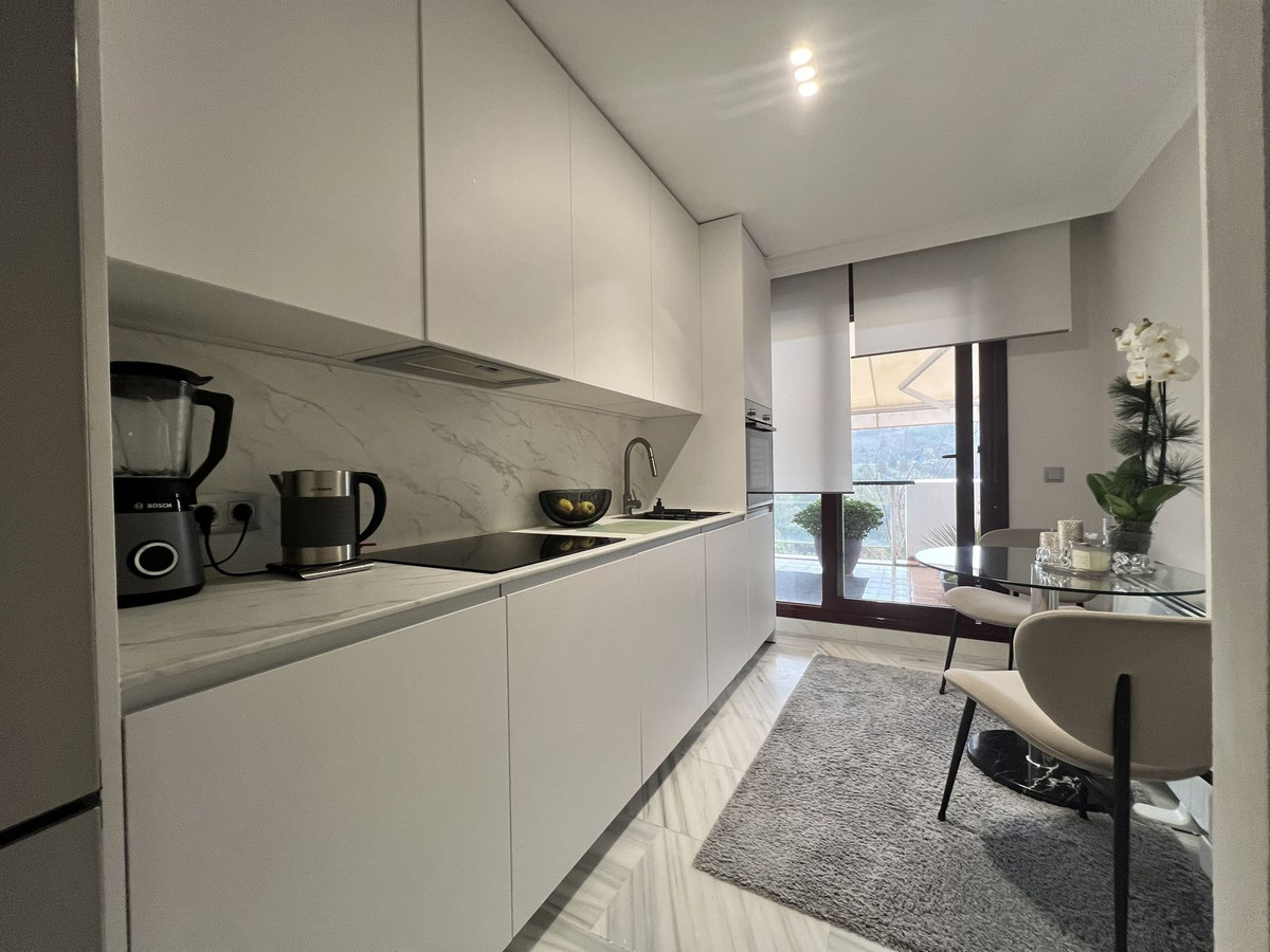1 Bed Apartment for sale in Benahavís Costa Del Sol, Málaga, Spain