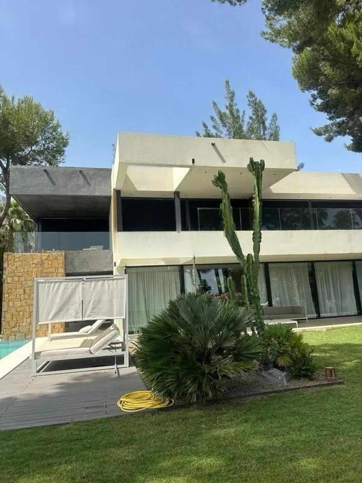 Se vende Villa - Chalet de 5 dormitorios en Costa Del Sol, Málaga, España